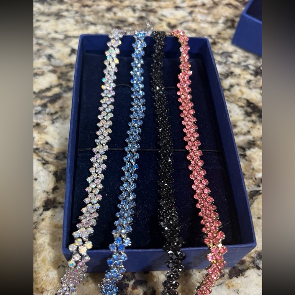 Gorgeous AB crystal choker/short necklace with swarovski elements CABR1 - Picture 9 of 11